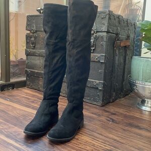 No Parking thigh hi boots 8.5M.  Man made materials.